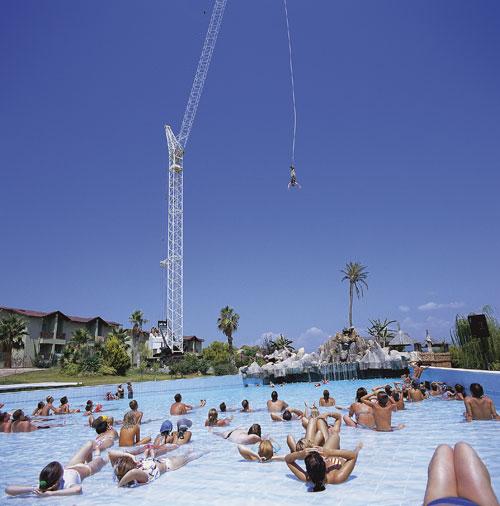 WATER PLANET HOTEL
