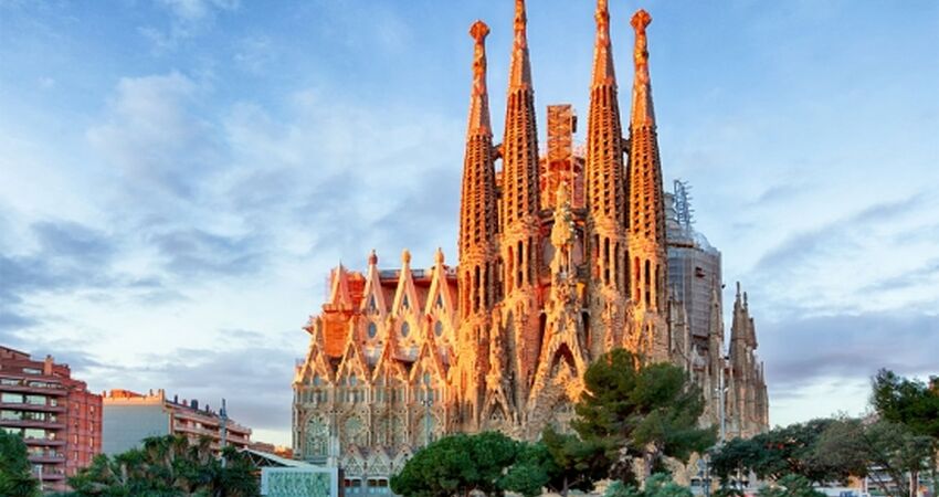 Büyük İspanya Turu (BCN-MAD) • Pegasus HY ile • 7 Gece 8 Gün (2026 Yaz Dönemi)