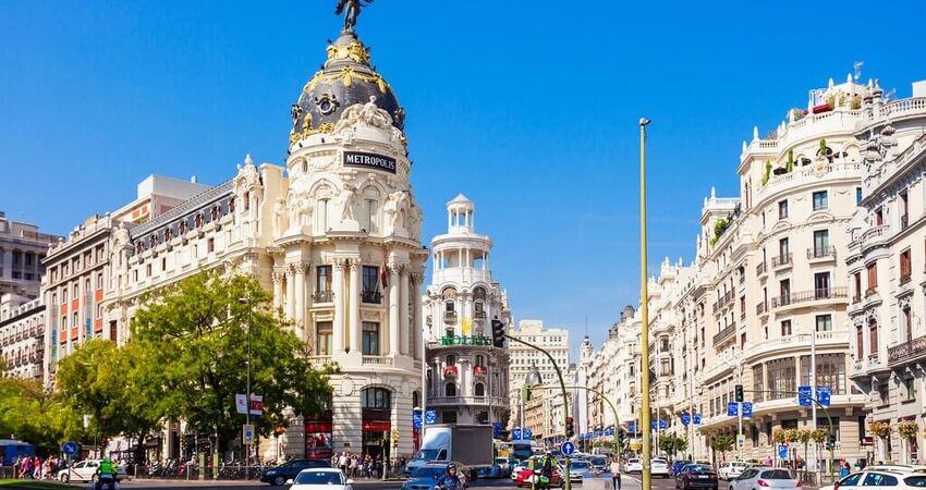 Büyük İspanya & Endülüs & Portekiz Turu (SVQ-MAD) I Pegasus HY ile I 7 Gece 8 Gün I 2026 