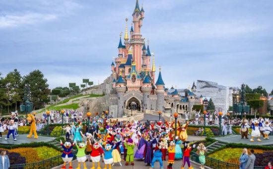 Royal Paris & Disneyland Turu │ Ankara Çıkışlı │ 5 Gece - 6 Gün │ Ajet Havayolları