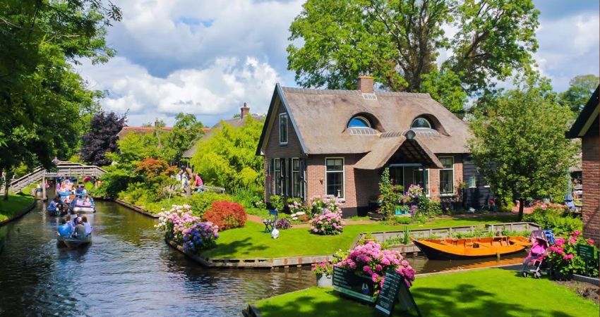 Bayram Özel Benelüx &  Fransa &  Almanya Turu  |  İzmir Çıkışlı  |  7 Gece - 8 Gün  |  SunExpress ile